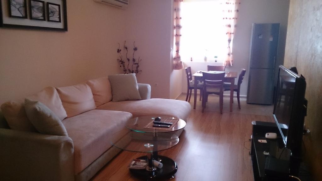 Geri Apartment Burgas Habitación foto